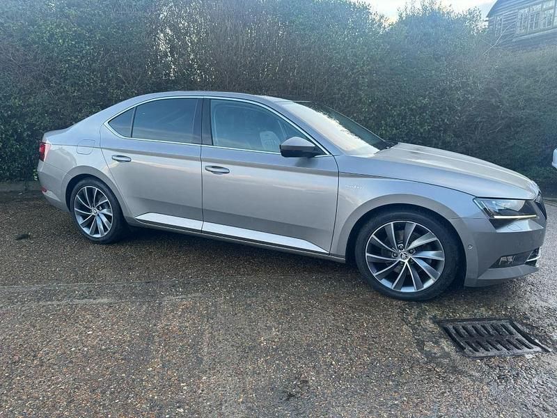 Used Skoda Superb LAURIN & KLEMENT 220 HP (161 kW) 2018 Beige Hatchback