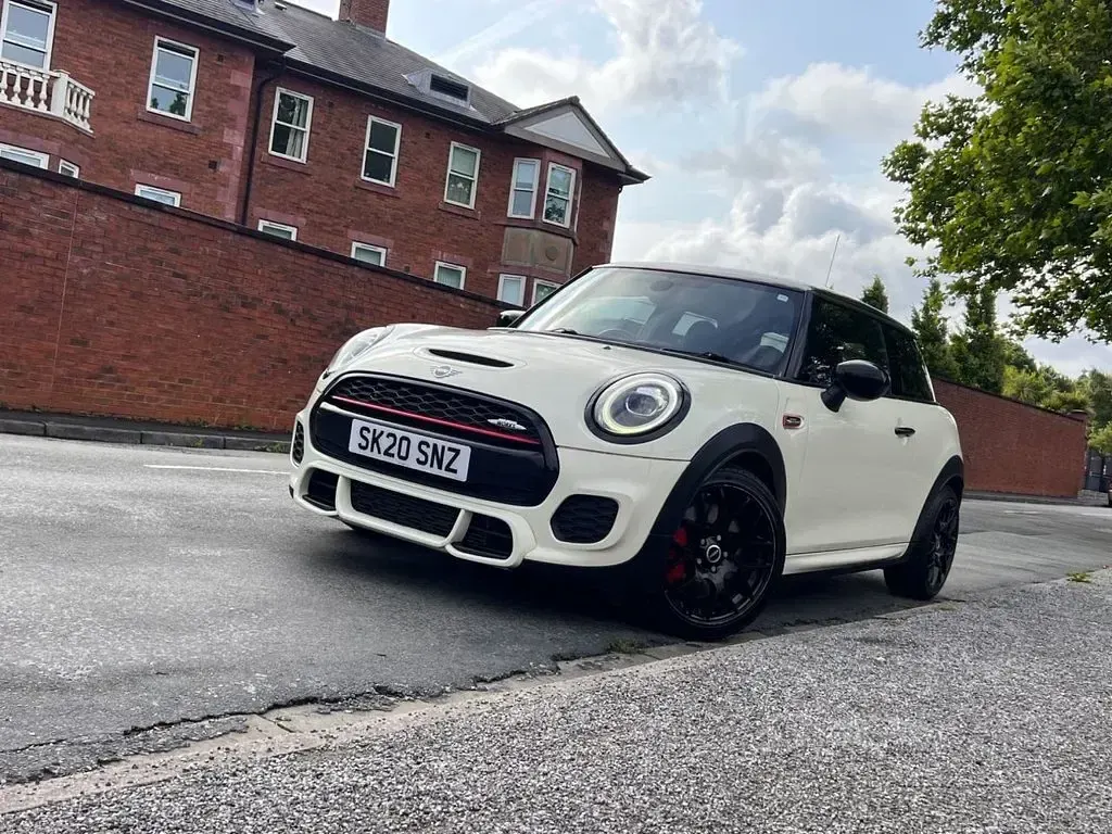 Used Mini John Cooper Works Comfort 231 HP (169 kW) 2020 White Hatchback