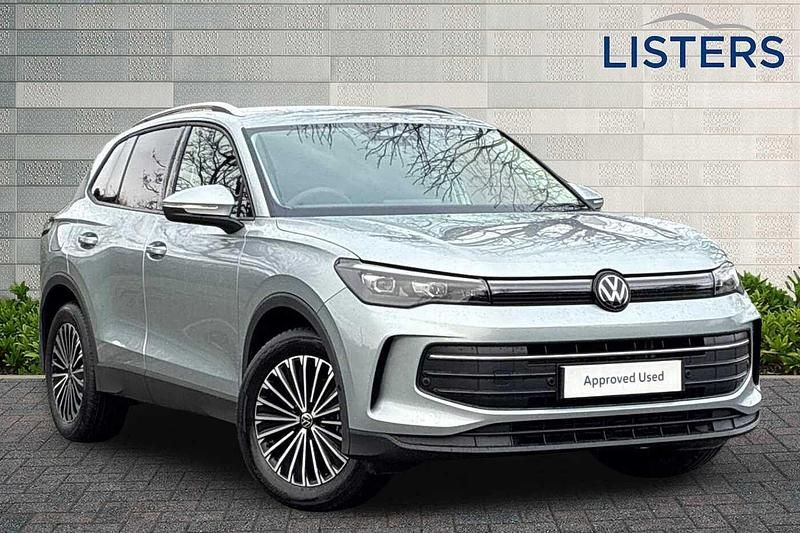 New VW Tiguan Match 150 HP (110 kW) 2025 Oyster silver SUV