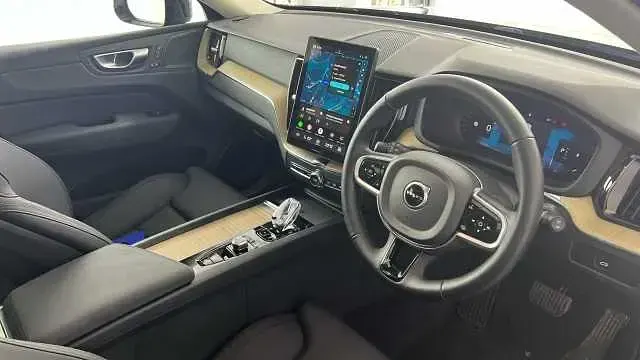 Used Volvo XC60 Plus 247 HP (181 kW) 2025 Black SUV