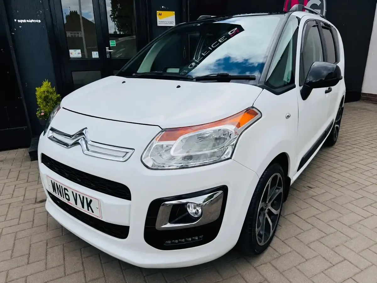 Used Citroën C3 Picasso Platinum 100 HP (73 kW) 2016 White MPV