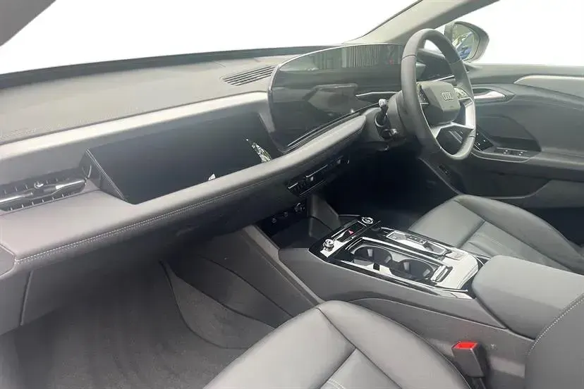 Nowe Audi A6 e-tron Sport 210 kW (286 KM) 2025 Biały Kombi