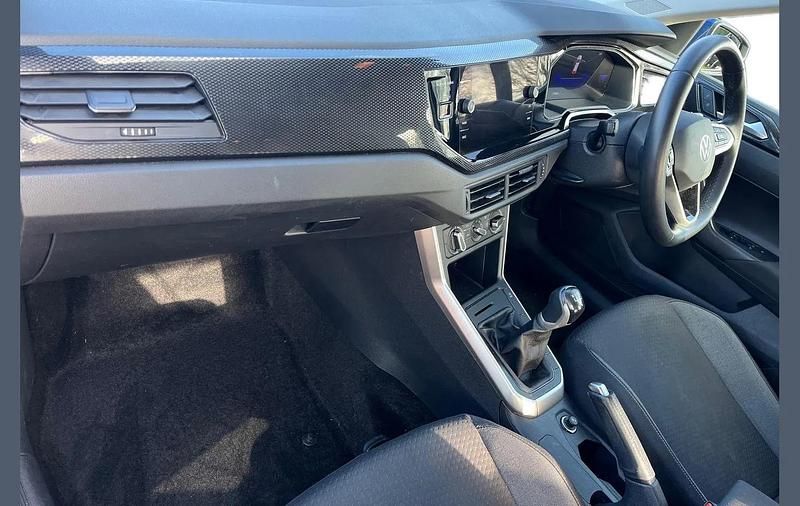 Used VW Polo Life 95 HP (69 kW) 2024 Blue Hatchback