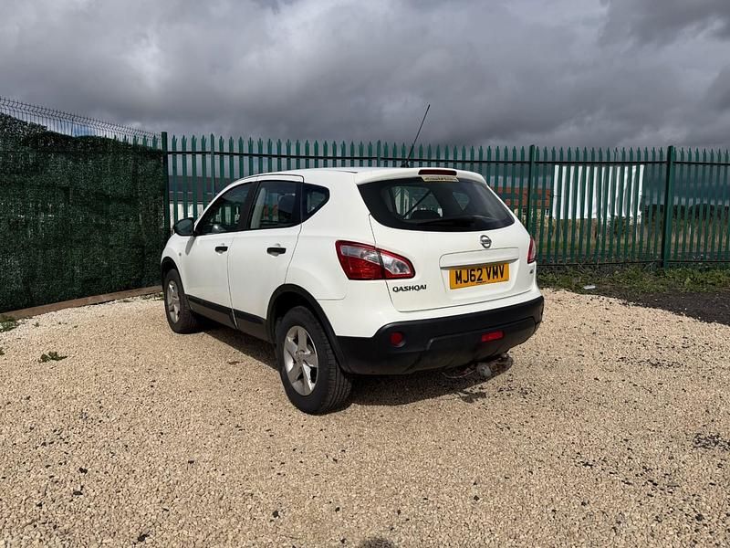 Used Nissan Qashqai Visia 2012 White SUV