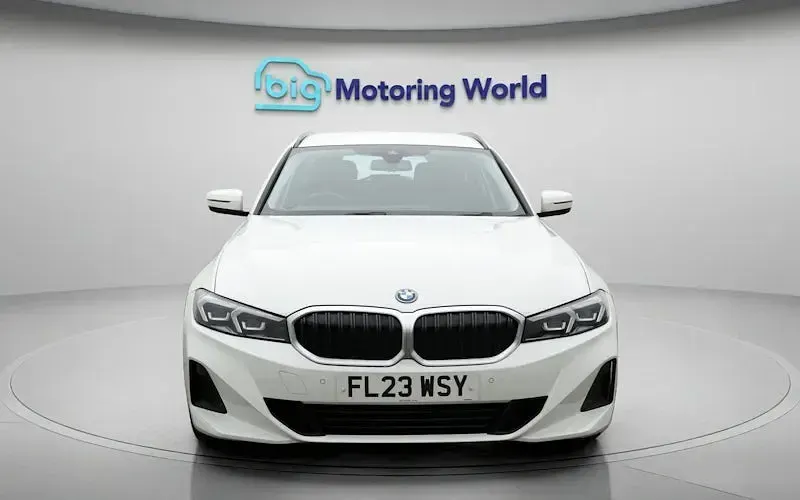 Used BMW 330e Sport Line 292 HP (214 kW) 2023 White Estate