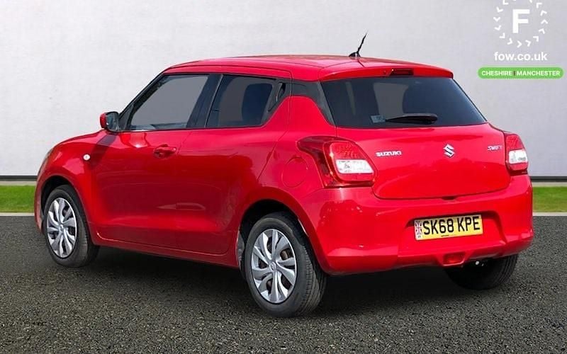 Usado Suzuki Swift SZ3 111 HP (81 kW) 2018 Vermelho Citadino