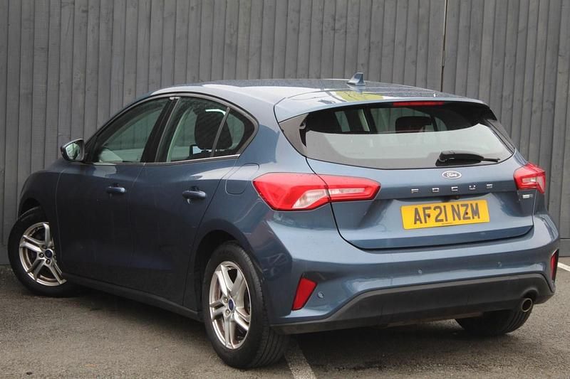 Used Ford Focus Zetec 125 HP (91 kW) 2021 Blue Hatchback