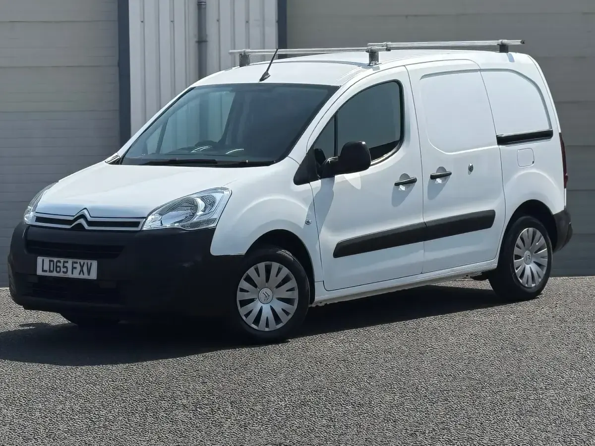 Used Citroën Berlingo 75 HP (55 kW) 2015 White MPV