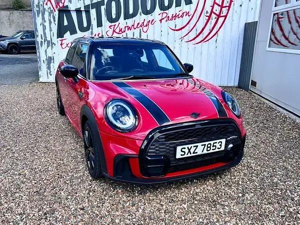 Used Mini Cooper Hatch 134 HP (98 kW) 2023 Red Hatchback