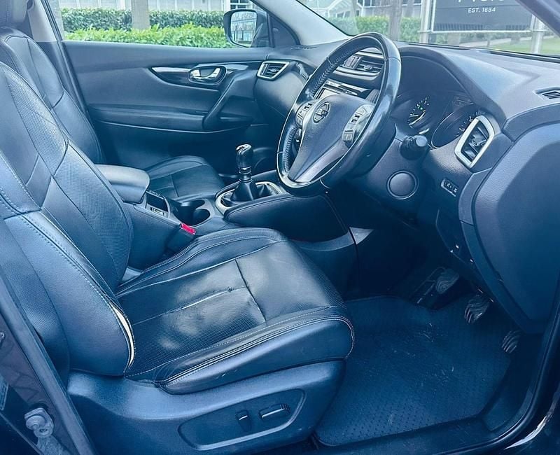 Used Nissan Qashqai Tekna 115 HP (84 kW) 2015 Black SUV