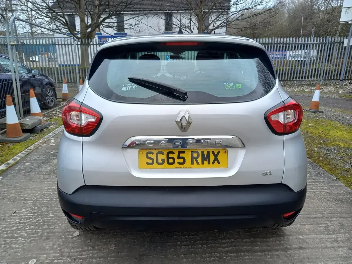 Used Renault Captur Dynamique 90 HP (66 kW) 2015 Silver SUV