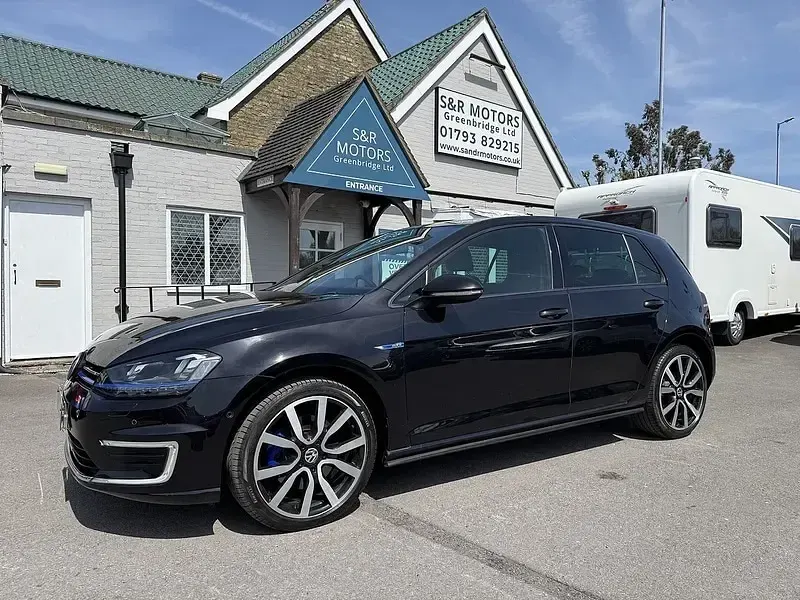 Used VW Golf VII GTE 204 HP (150 kW) 2016 Black Hatchback