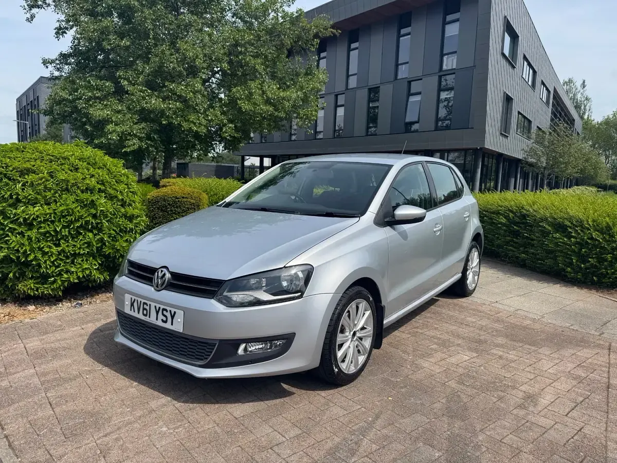 Used VW Polo SEL 90 HP (66 kW) 2011 Silver Hatchback