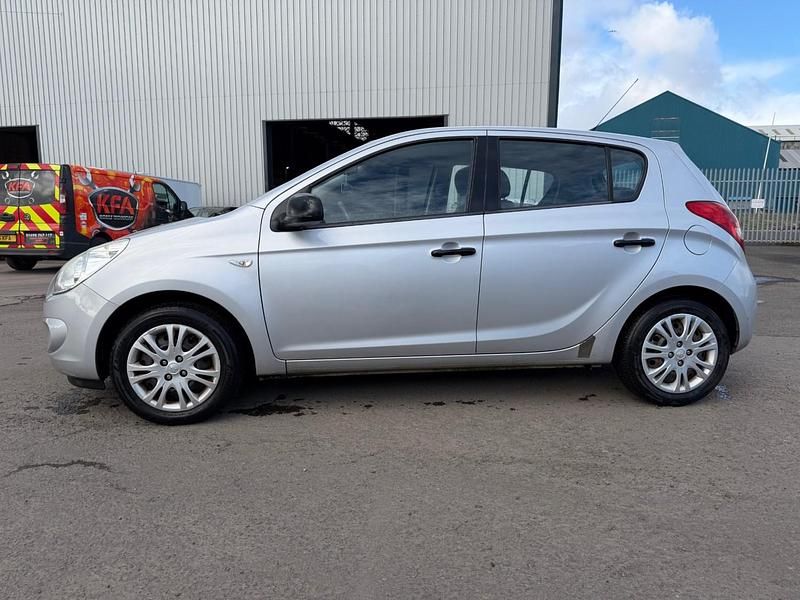 Used Hyundai i20 Classic 2012 Silver Hatchback