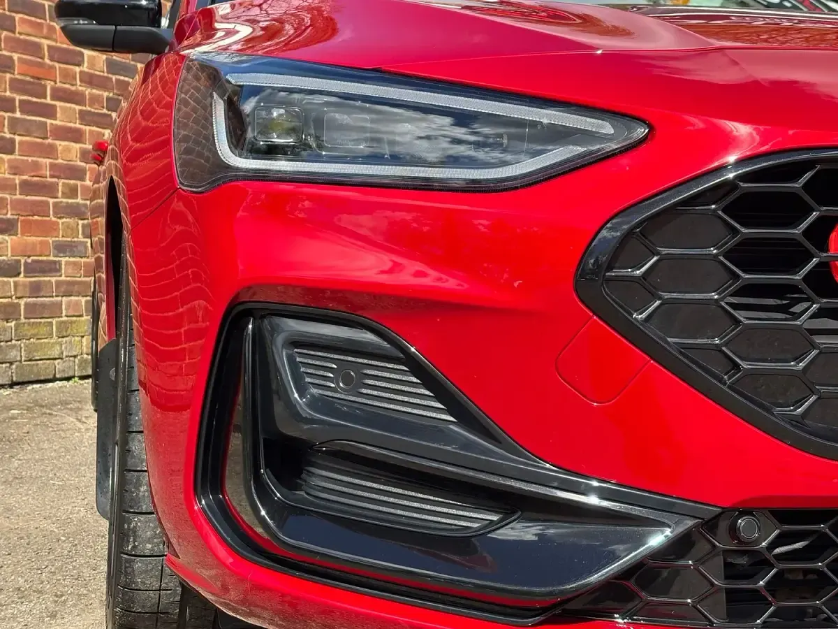 Used Ford Focus ST 2023 Red Hatchback