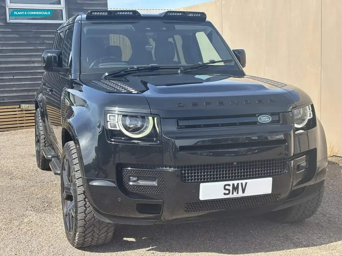 Used Land Rover Defender S 250 HP (183 kW) 2022 Black SUV