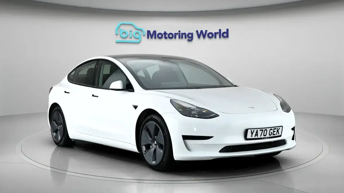 Used Tesla Model 3 Standard Range Plus 222 kW (302 HP) 2021 Sedan