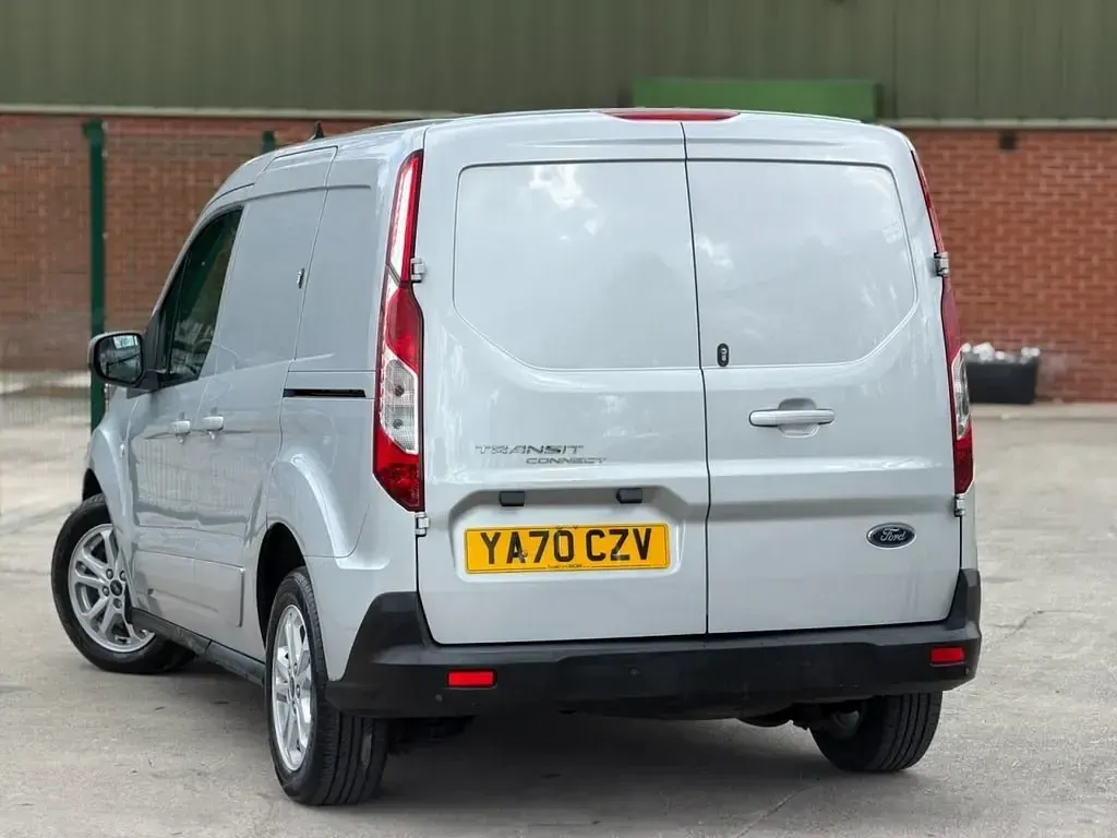 Begagnad Ford Transit Connect Limited 120 HK (88 kW) 2021 Silver Minibuss