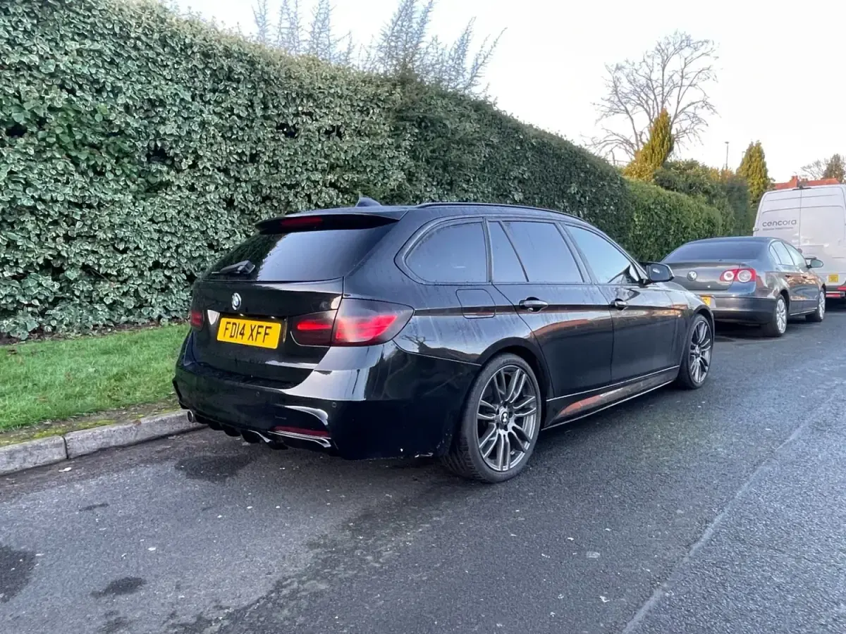 Usado BMW 320 M Sport 184 CV (135 kW) 2014 Negro Familiar