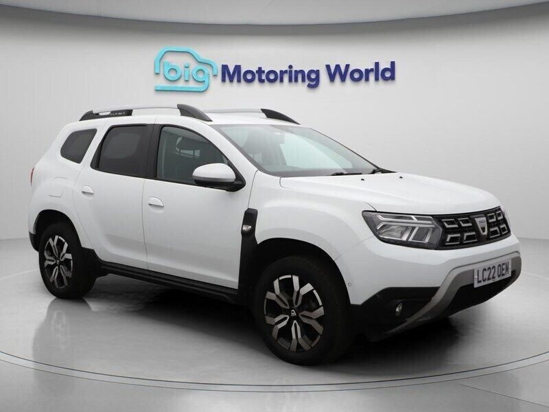 White Used 2022 Dacia Duster Prestige SUV | £11,500 (Fair price) - Image 1/4