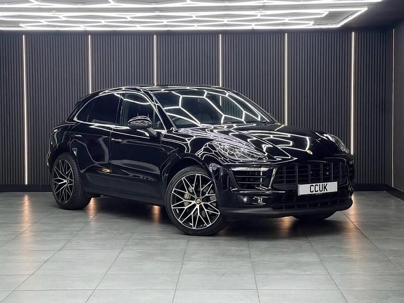 Black Used 2017 Porsche Macan SUV | £27,990 (Fair price) - Image 1/4