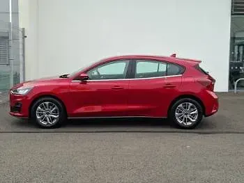 Used Ford Focus Titanium 125 HP (91 kW) 2024 Red Hatchback