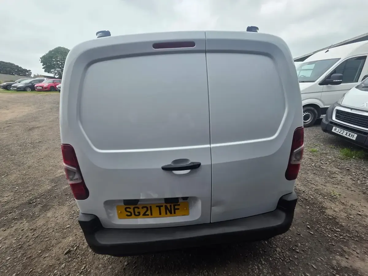 Used Peugeot Partner 100 HP (73 kW) 2021 Blue MPV