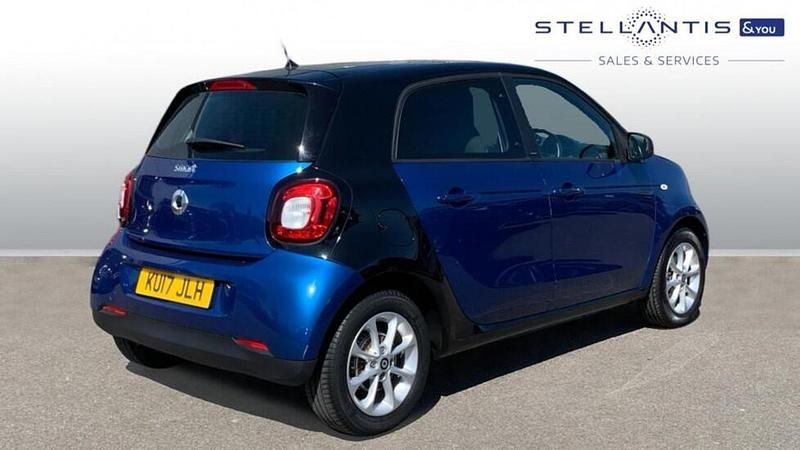 Used Smart ForFour Passion 70 HP (51 kW) 2017 Black Hatchback