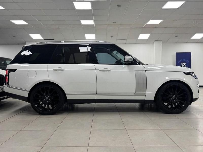 Used Land Rover Range Rover Vogue 258 HP (189 kW) 2018 White SUV