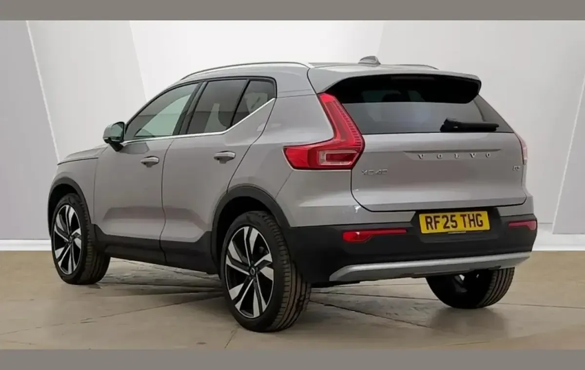 Used Volvo XC40 Ultra 161 HP (118 kW) 2025 Silver SUV