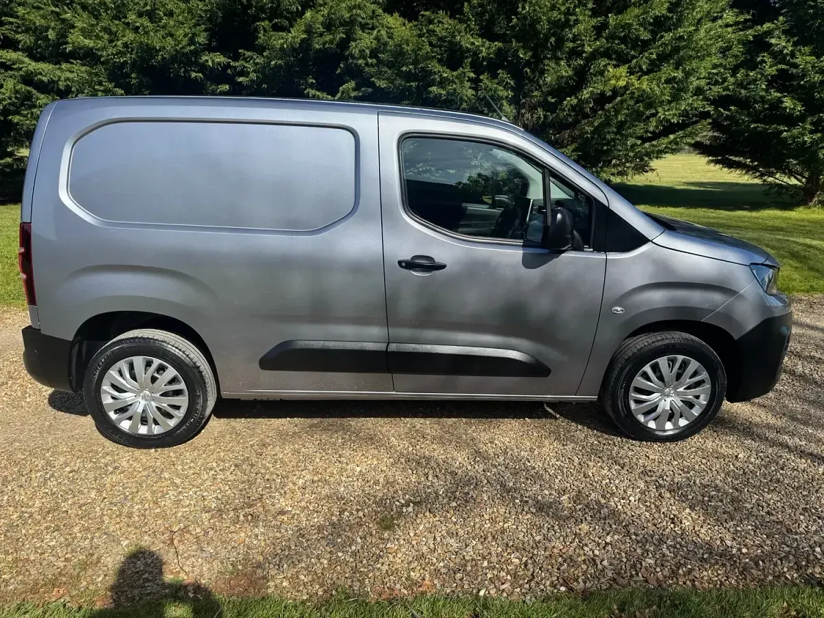 Used Peugeot Partner 100 HP (73 kW) 2021 Grey MPV