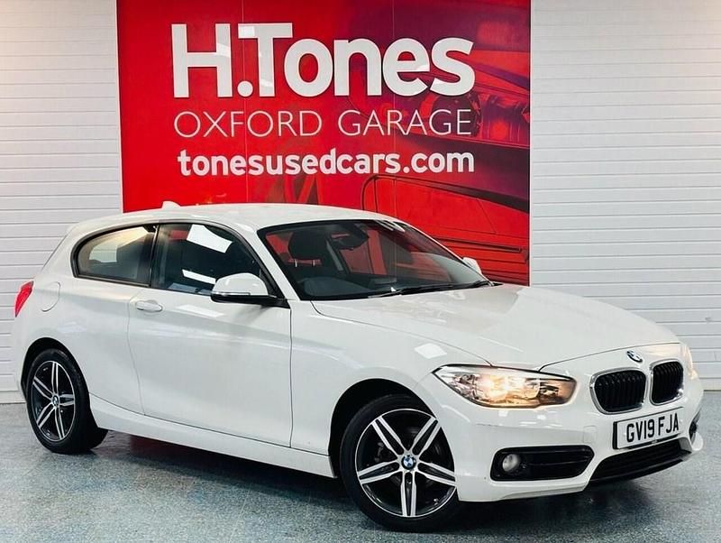 Used BMW 118 Sport Line 136 HP (100 kW) 2019 White Hatchback