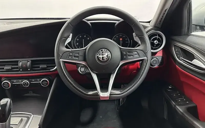 Used Alfa Romeo Giulia Veloce 280 HP (205 kW) 2019 Grey Sedan