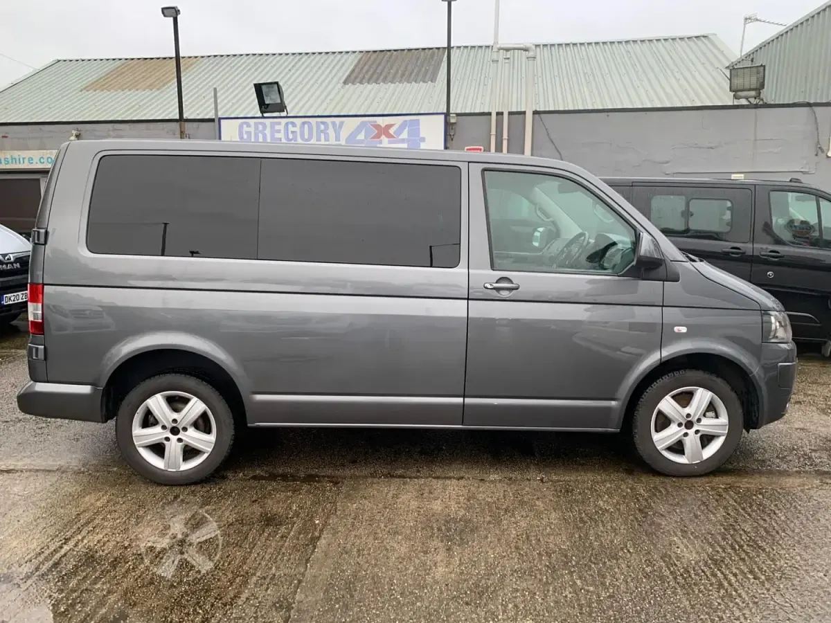 Second-hand VW Transporter 178 CP (130 kW) 2014 Gri Van