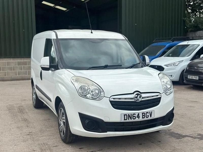 Second-hand Vauxhall Combo Sportive 2014 Alb Monovolum