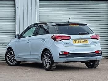 Used Hyundai i20 84 HP (61 kW) 2019 Blue Hatchback