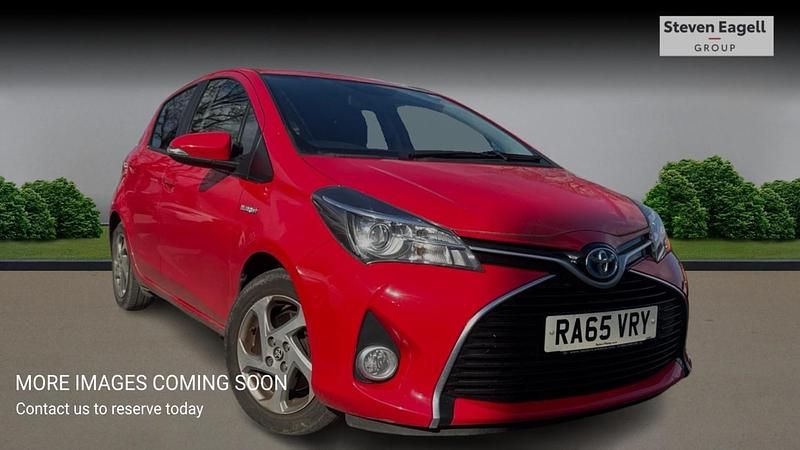 Used Toyota Yaris Hybrid 2016 Red Hatchback