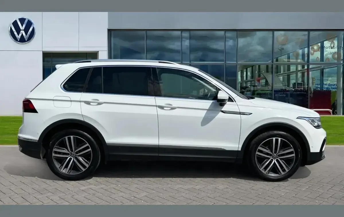 Used VW Tiguan Elegance 150 HP (110 kW) 2023 White SUV