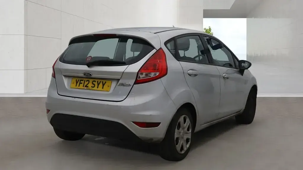 Used Ford Fiesta Style 70 HP (51 kW) 2012 Silver Hatchback