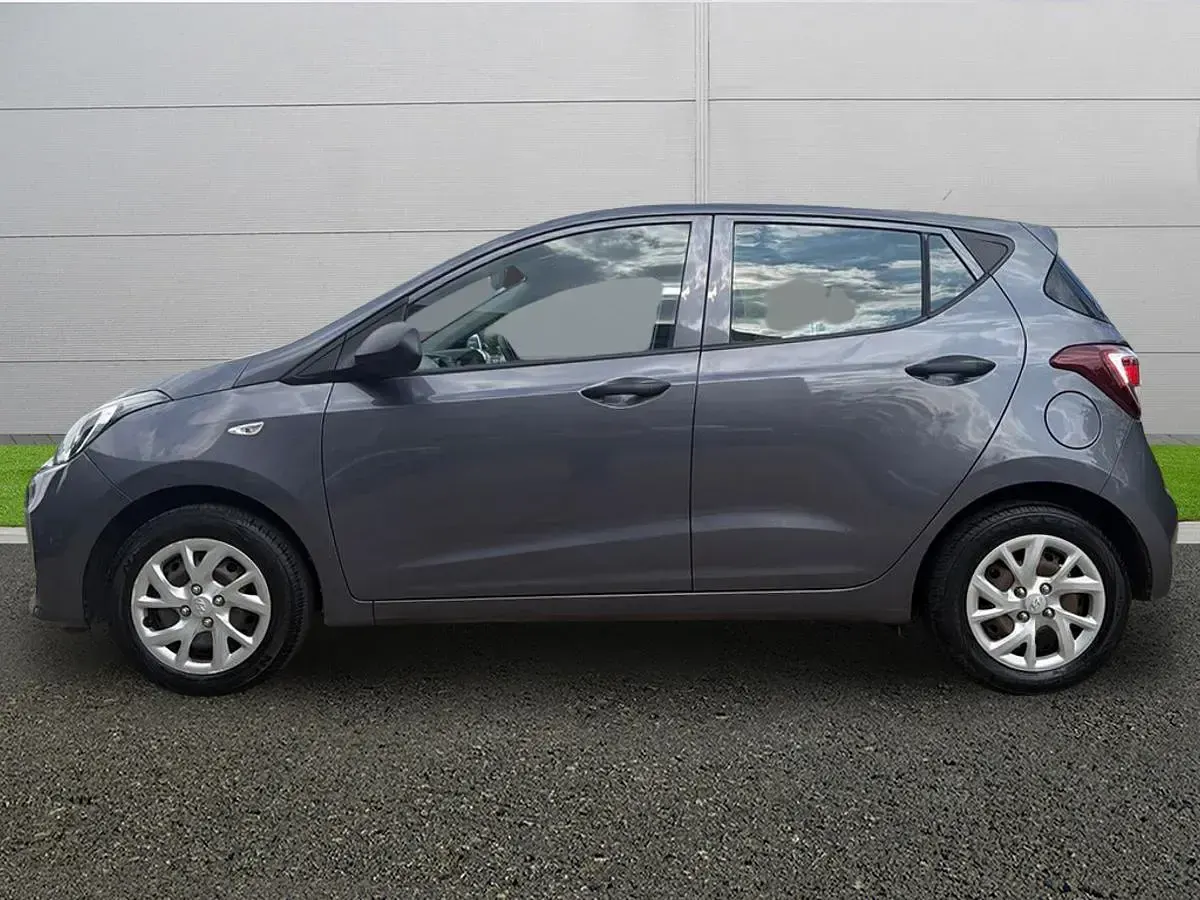 Used Hyundai i10 67 HP (49 kW) 2017 Grey Hatchback