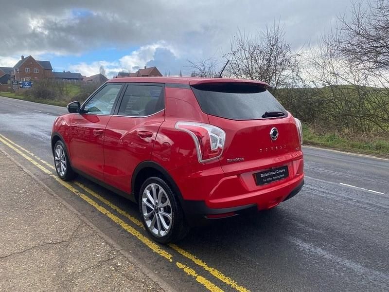Used Ssangyong (KGM) Tivoli 128 HP (94 kW) 2018 Red SUV