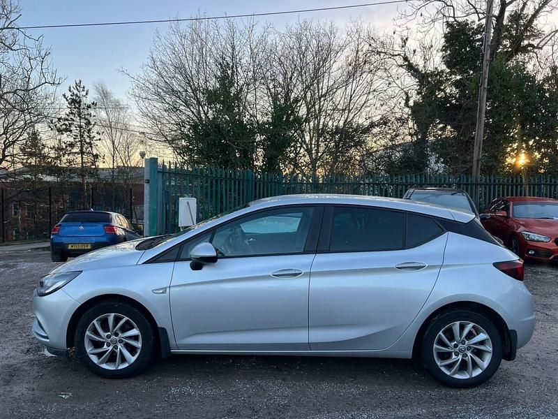 Used Vauxhall Astra Design Edition 110 HP (80 kW) 2019 Silver Hatchback