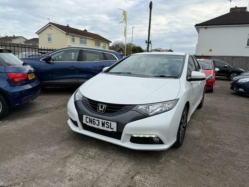 Used Honda Civic ES 120 HP (88 kW) 2013 White Hatchback
