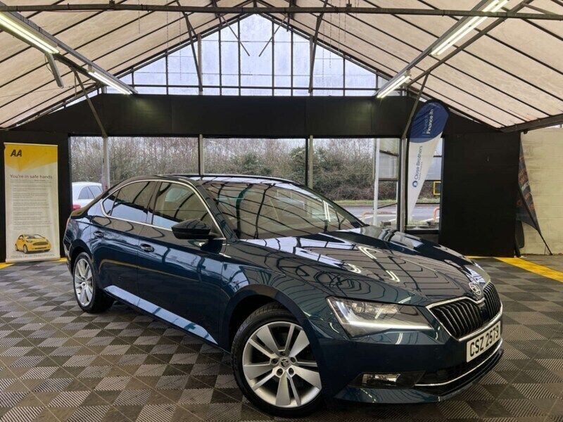 Blue Used 2018 Skoda Superb SE L Executive Hatchback | £9,595 (Fair price) - Image 1/3