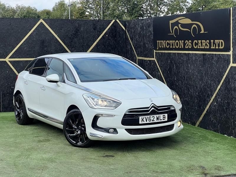 Used Citroën DS5 2012 White Hatchback