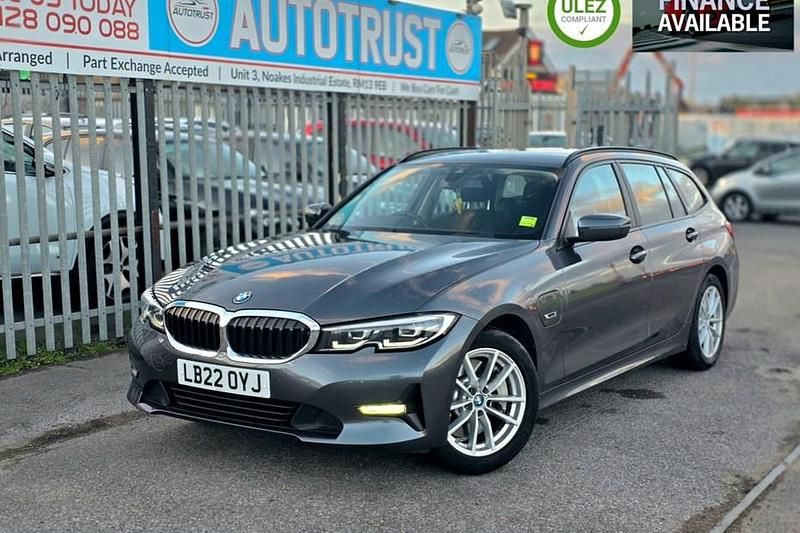 Used BMW 330e Comfort Edition 288 HP (211 kW) 2022