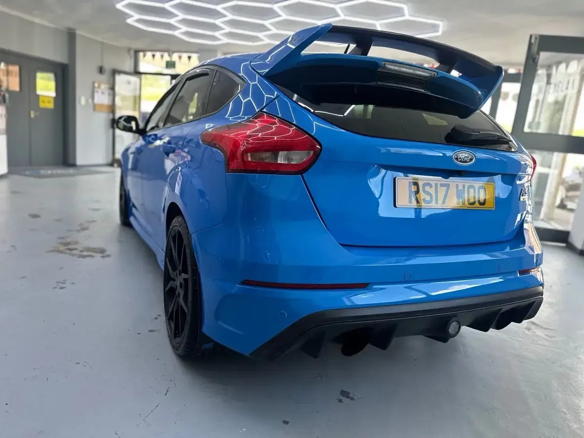 Used Ford Focus RS 350 HP (257 kW) 2017 Nitros blue Hatchback