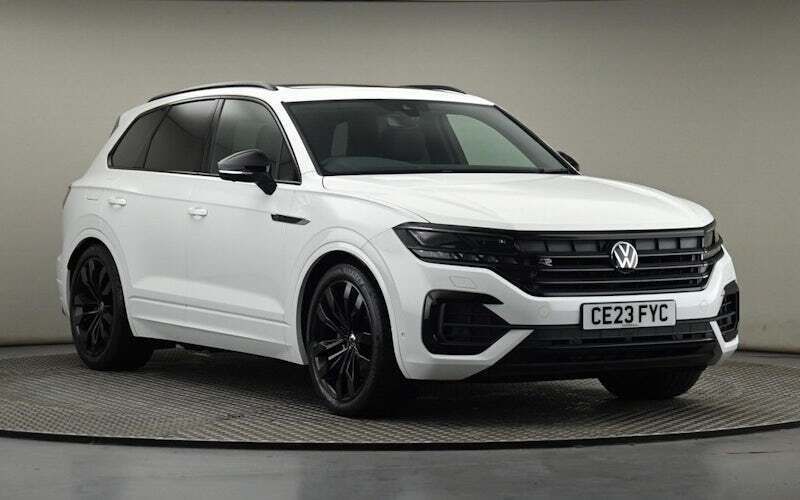 Pure white Used 2023 VW Touareg Black Edition SUV | £46,250 (Good price) - Image 1/4