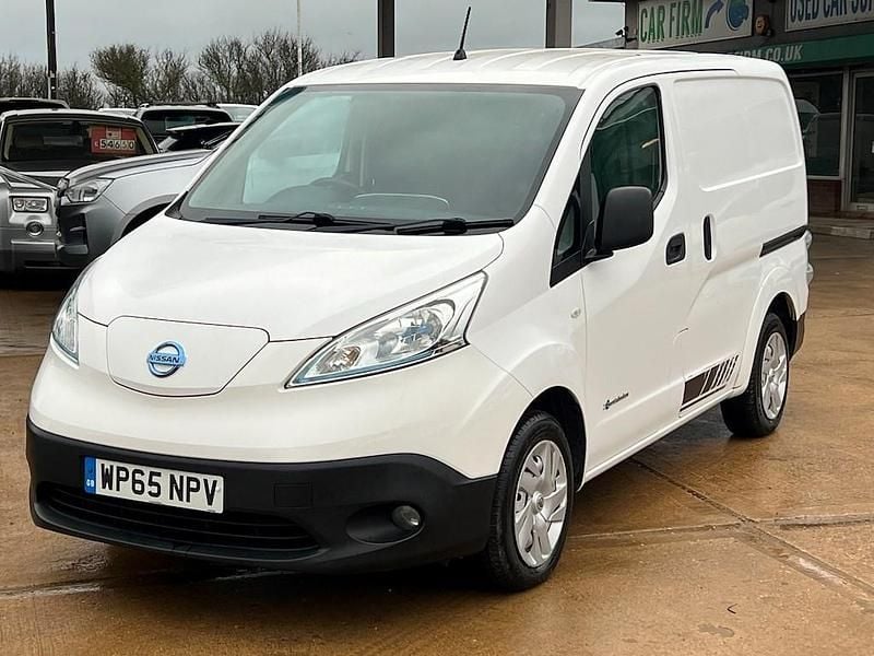 White Used 2016 Nissan e-NV200 Acenta MPV | £4,950 (Good price) - Image 1/4