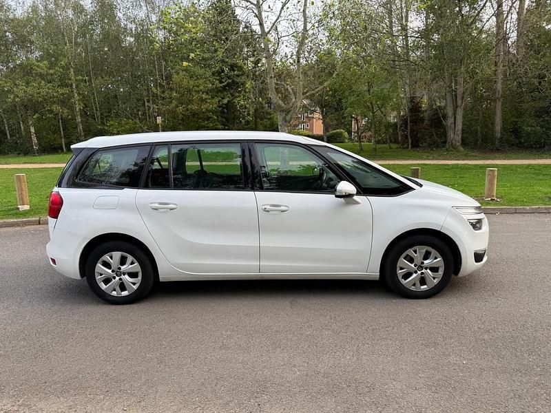 Used Citroën Grand C4 Picasso VTR Sport 2015 White MPV